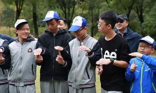比較能帶動(dòng)氣氛的游戲，比較嗨的帶動(dòng)氣氛暖場(chǎng)游戲