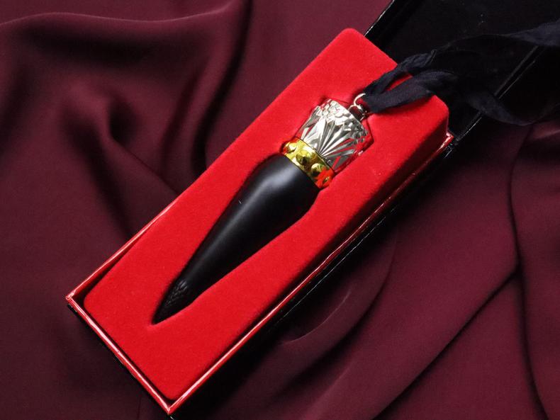 好用的蘿卜丁口紅推薦，CL女王權(quán)杖口紅美貌與氣場兼?zhèn)?></a></span>
                    <span id=
